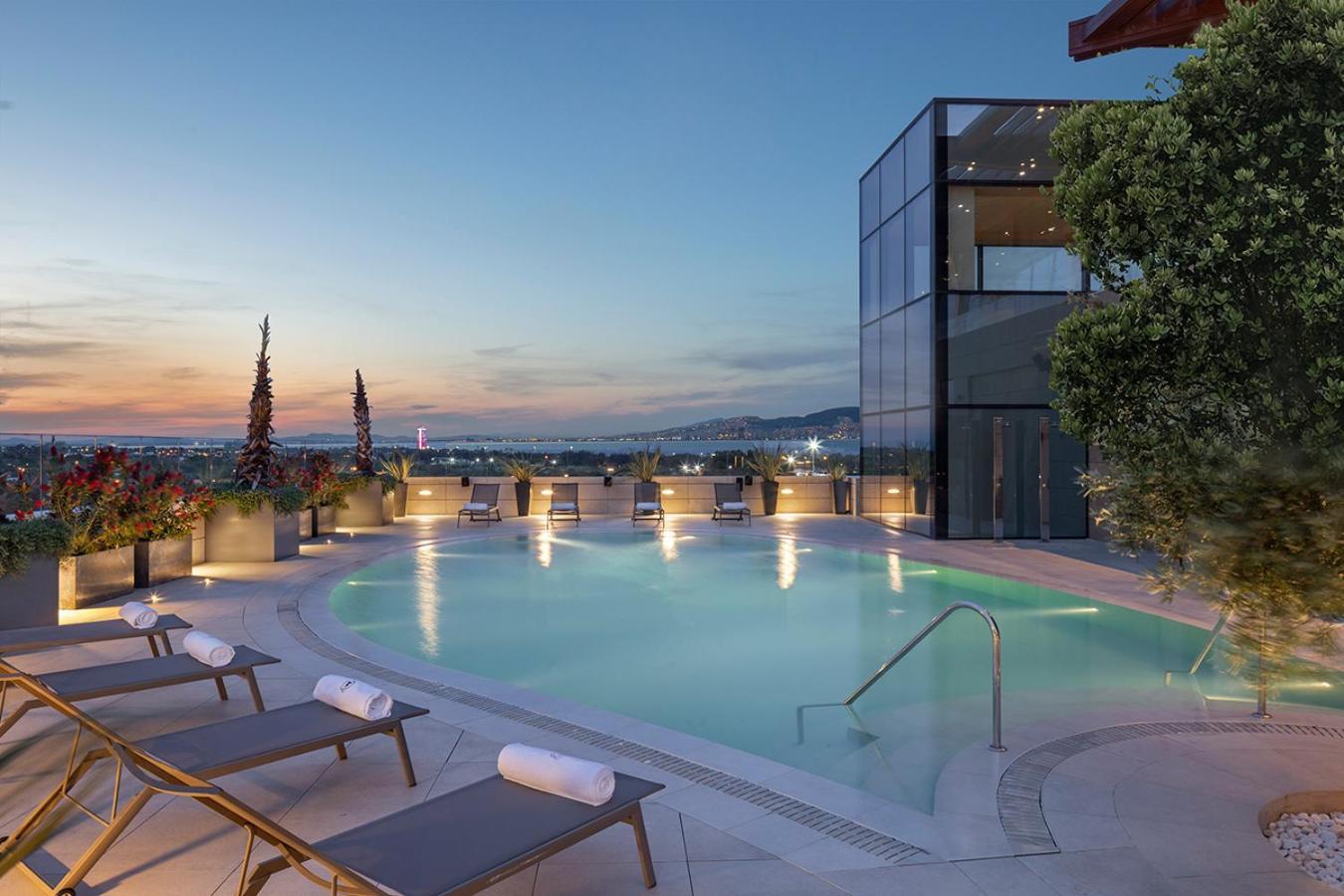 Отель Hyatt Regency Izmir Istinyepark Экстерьер фото